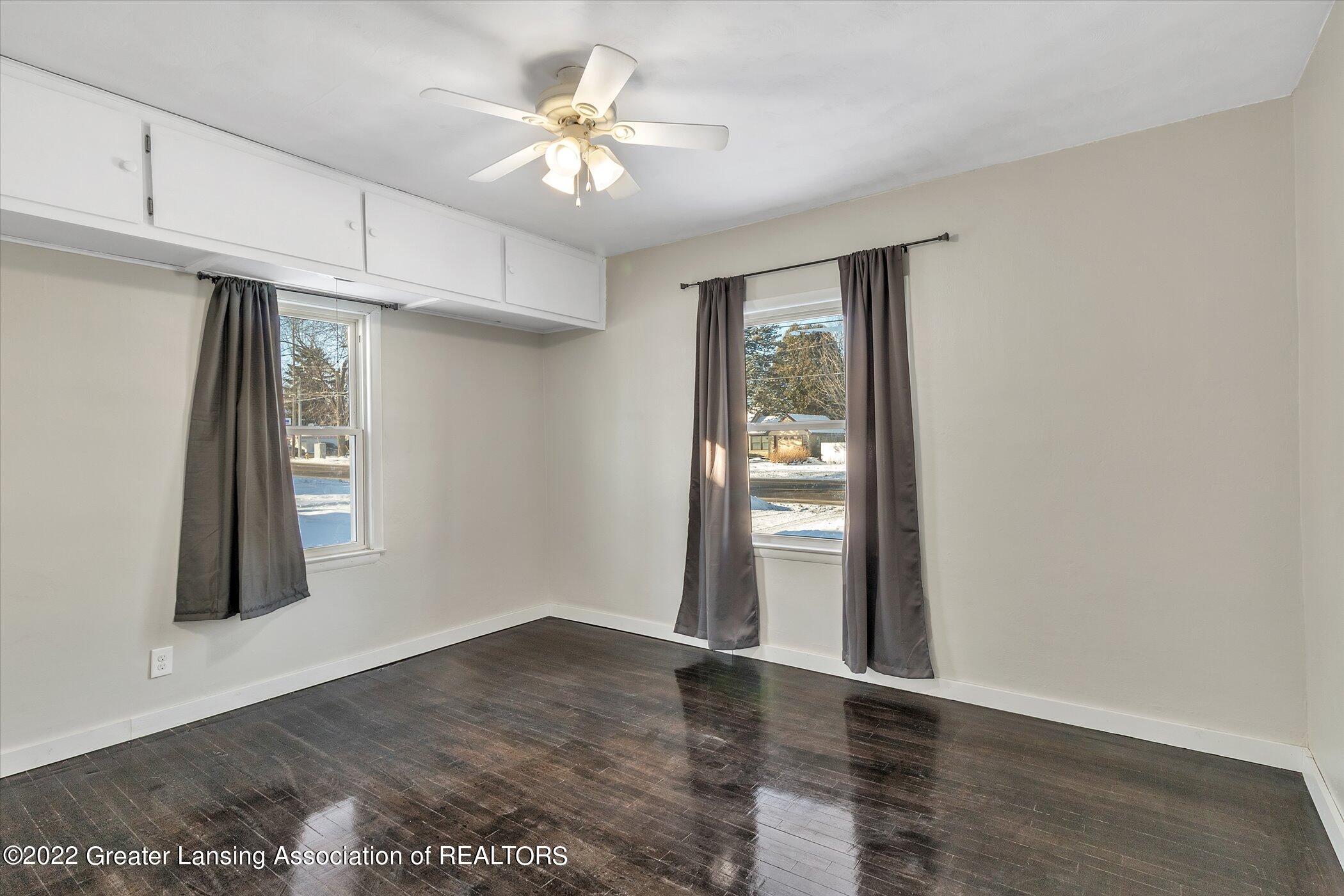 609 South Cochran Road Charlotte, MI 48813 - Photo 20 of 38 20--609-S-Cochran-Ave-WindowStill-Real-E