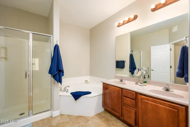 $425,000 | 5450 East Deer Valley Drive, Unit 3008, Phoenix, AZ 85054