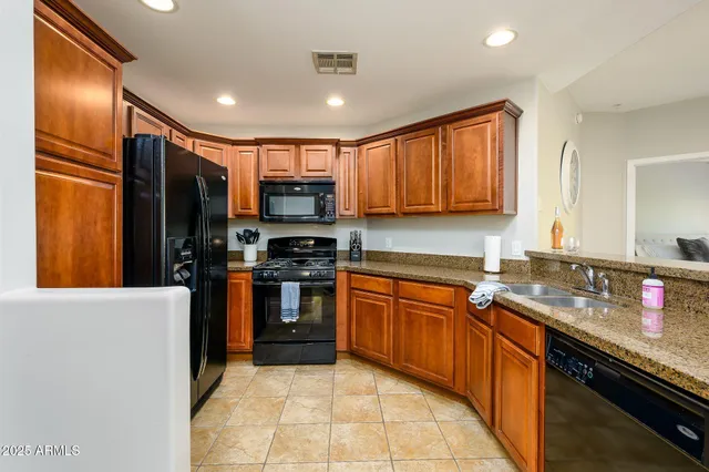$425,000 | 5450 East Deer Valley Drive, Unit 3008, Phoenix, AZ 85054