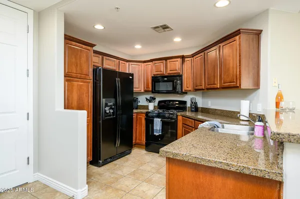 $425,000 | 5450 East Deer Valley Drive, Unit 3008, Phoenix, AZ 85054