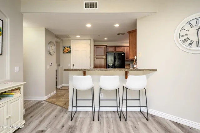 $425,000 | 5450 East Deer Valley Drive, Unit 3008, Phoenix, AZ 85054
