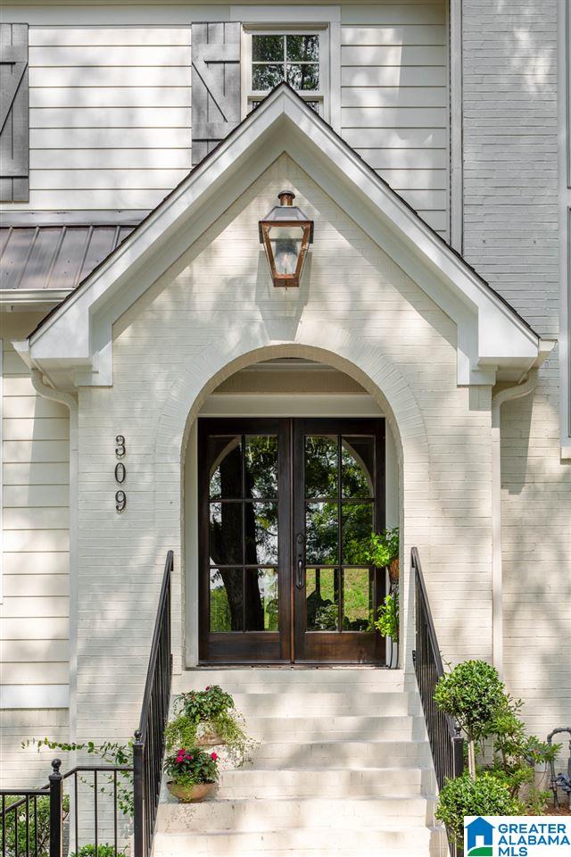 309 Ridge Road Birmingham, AL 35209 - Photo 2 of 32