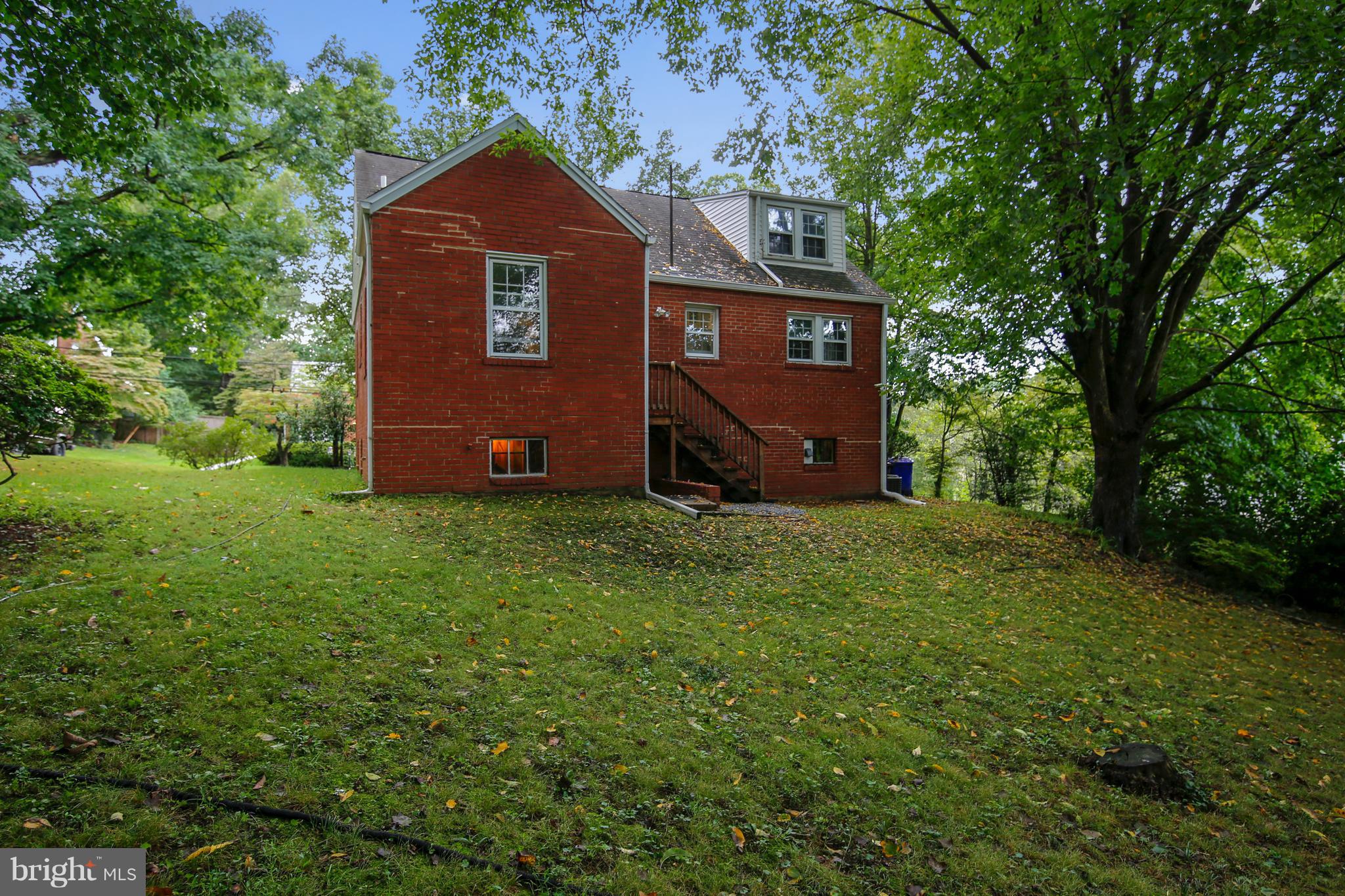 305 Wayne Place Silver Spring, MD 20910 - Photo 23 of 29 a view of a back yard