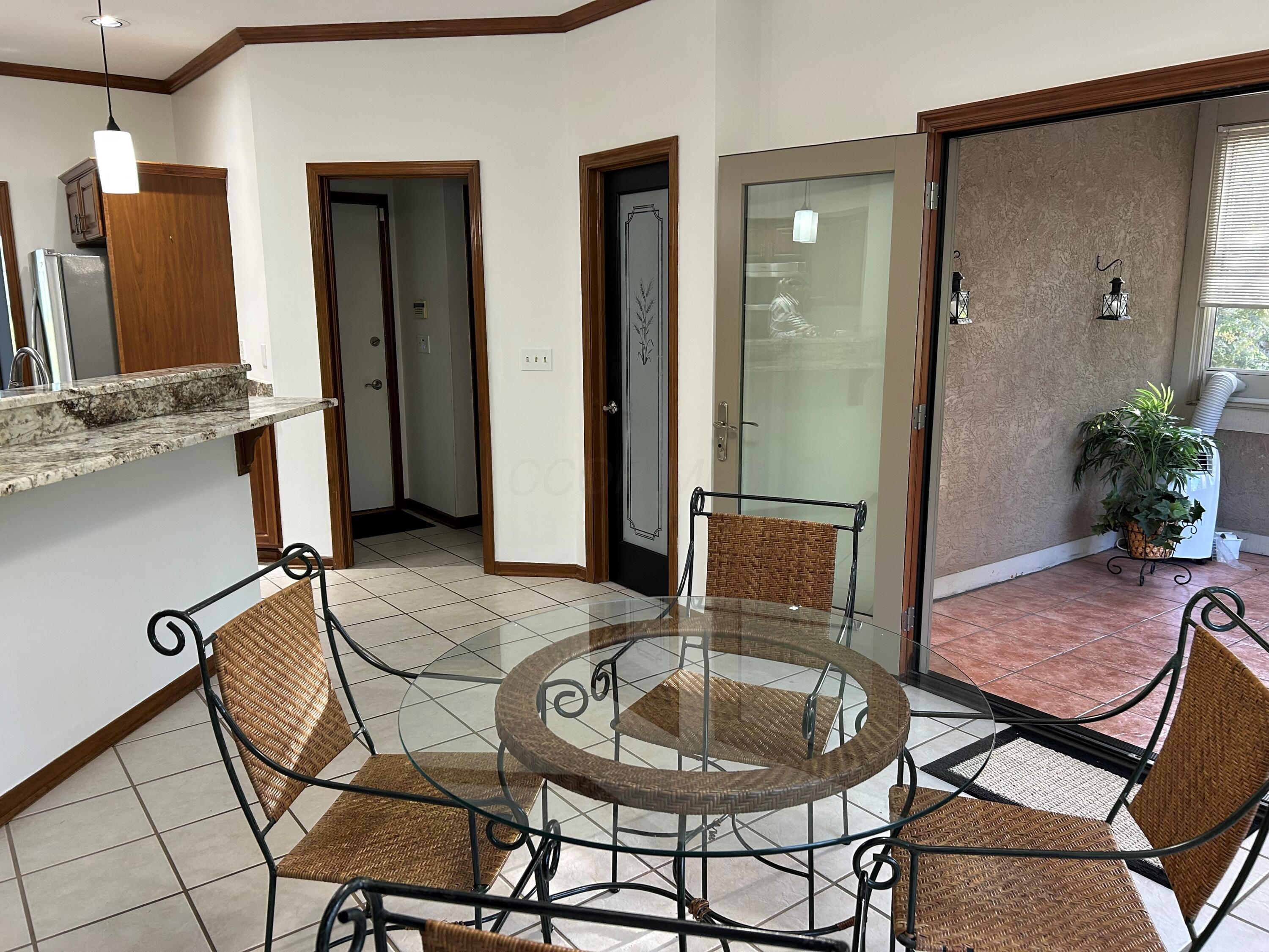 9909 Hoover Woods Road Galena, OH 43021 - Photo 14 of 50 Eating Area