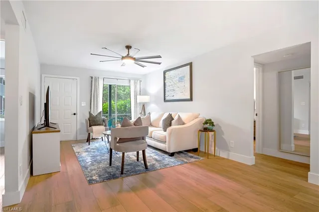$3,200 | 1275 7th Avenue North, Unit 201, Naples, FL 34102