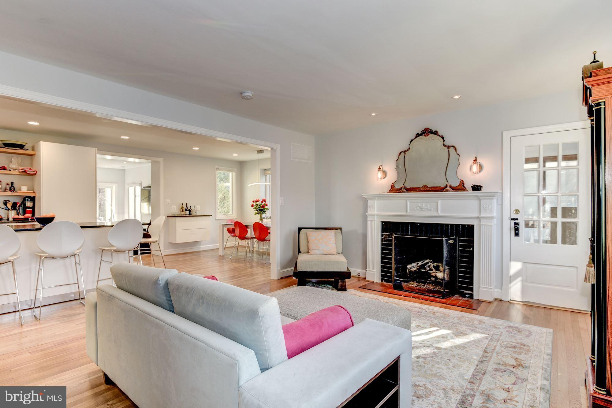 3735 Appleton Street Northwest Washington, DC 20016 - Photo 2 of 22 Living Room