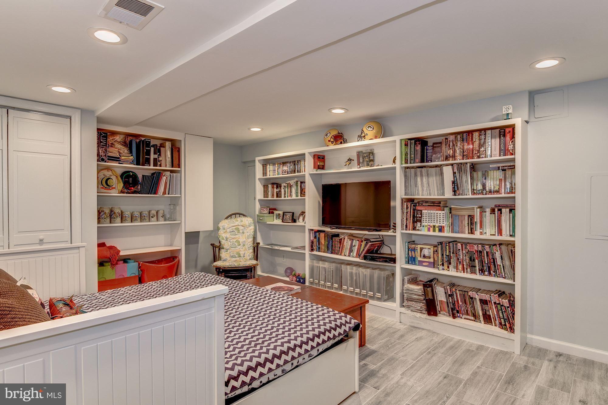 3735 Appleton Street Northwest Washington, DC 20016 - Photo 16 of 22 LL BEDROOM