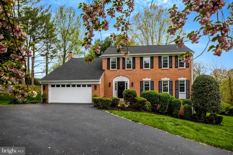 $1,500,000 | 1630 Lozano Drive, Vienna, VA 22182