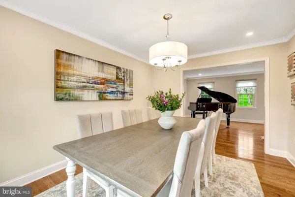 $1,500,000 | 1630 Lozano Drive, Vienna, VA 22182