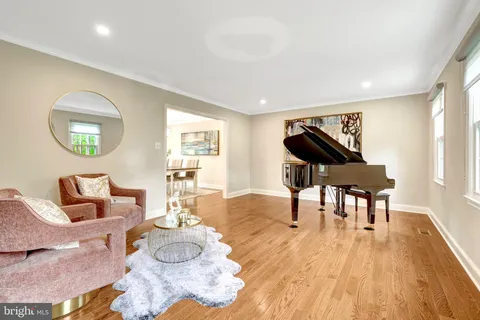 $1,500,000 | 1630 Lozano Drive, Vienna, VA 22182