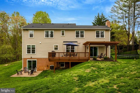 $1,500,000 | 1630 Lozano Drive, Vienna, VA 22182