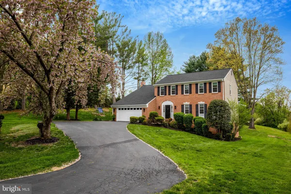 $1,500,000 | 1630 Lozano Drive, Vienna, VA 22182