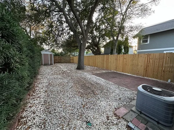 $2,100 | 780 27th Avenue North, St. Petersburg, FL 33704