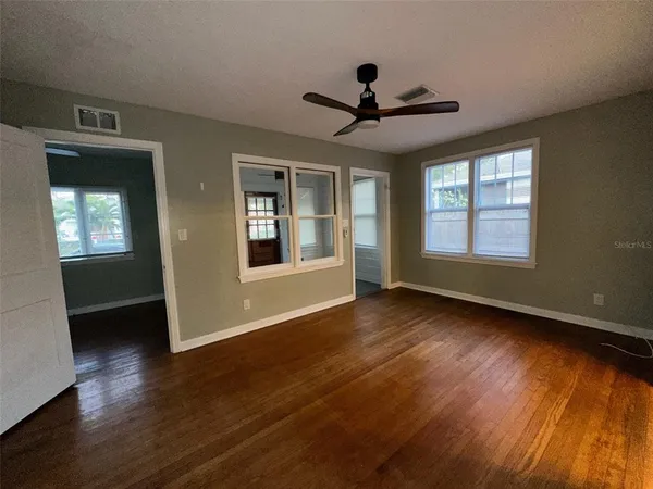$2,100 | 780 27th Avenue North, St. Petersburg, FL 33704