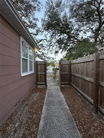 $2,100 | 780 27th Avenue North, St. Petersburg, FL 33704