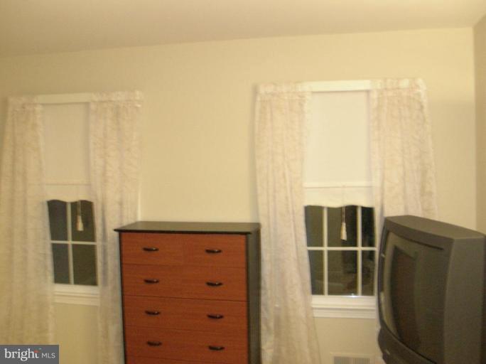 19210 Muncaster Road Derwood, MD 20855 - Photo 21 of 27 Bedroom #2