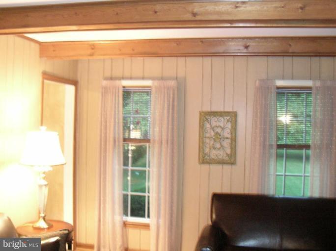 19210 Muncaster Road Derwood, MD 20855 - Photo 7 of 27 Family Room