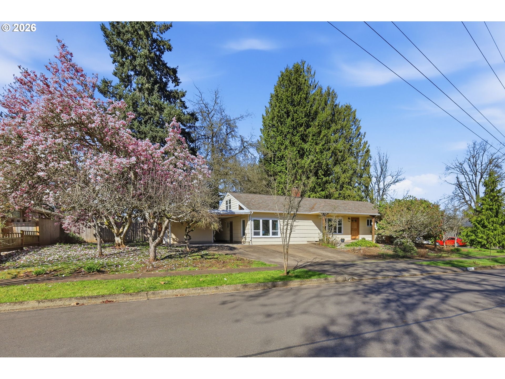 1090 Corydon Street Eugene, OR 97401 - Photo 2 of 47