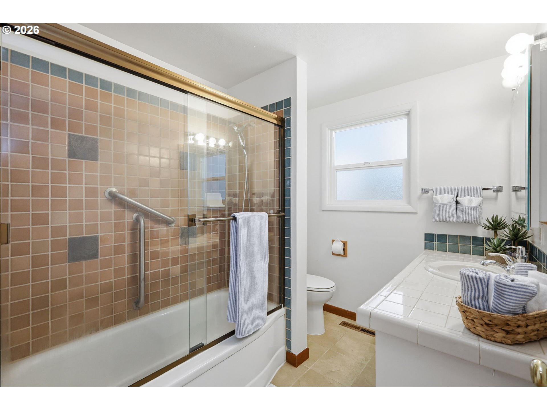 1090 Corydon Street Eugene, OR 97401 - Photo 31 of 47 Bathroom