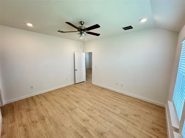 $2,400 | 14904 Found Admiral Lane, Manor, TX 78653