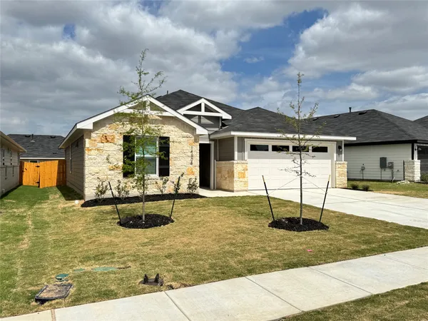 $2,400 | 14904 Found Admiral Lane, Manor, TX 78653