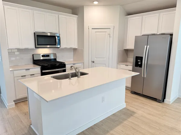 $2,400 | 14904 Found Admiral Lane, Manor, TX 78653