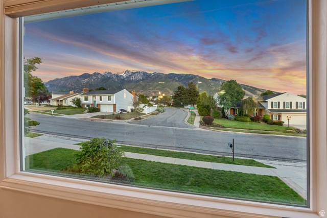 11858 South Cedar Ridge Road Sandy, UT 84094 - Photo 6 of 51
