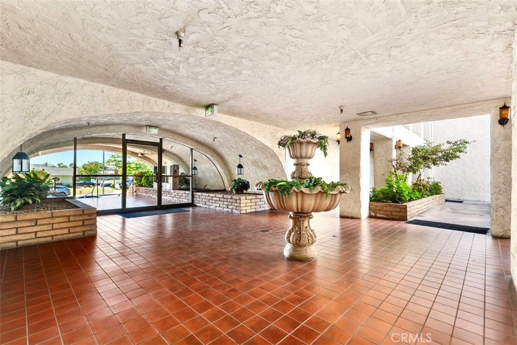 12300 Montecito Road, Unit 39 Seal Beach, CA 90740 - Photo 36 of 37 Foyer at South Entrance