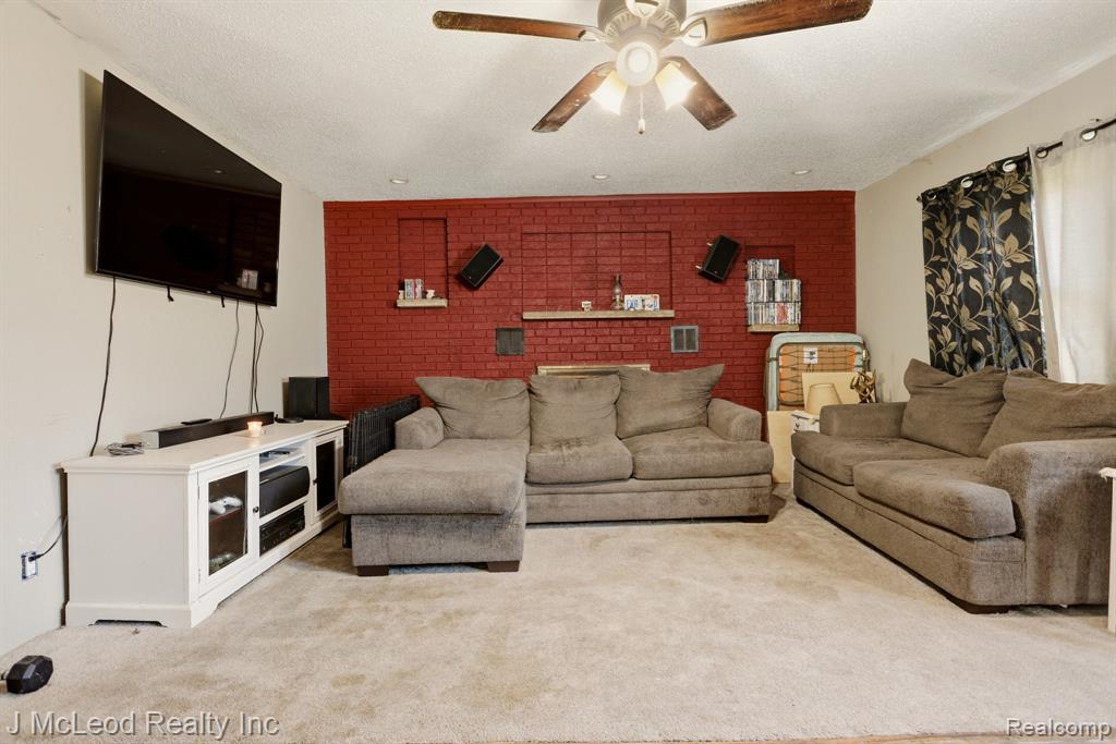 315 Butler Street Vassar, MI 48768 - Photo 8 of 29
