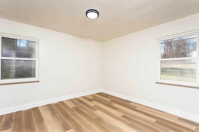 $299,999 | 520 Tennessee Street, Spring City, TN 37381