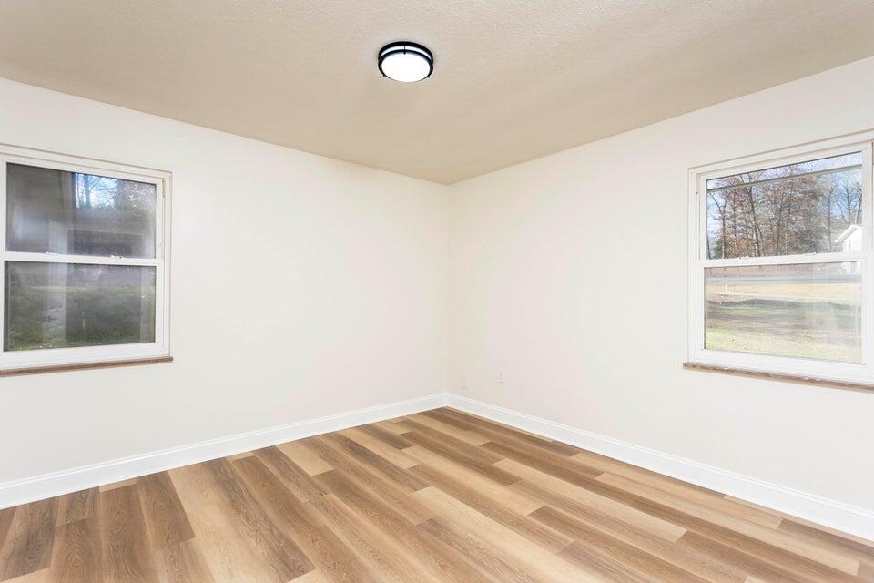 520 Tennessee Street Spring City, TN 37381 - Photo 24 of 40 Second Bedroom