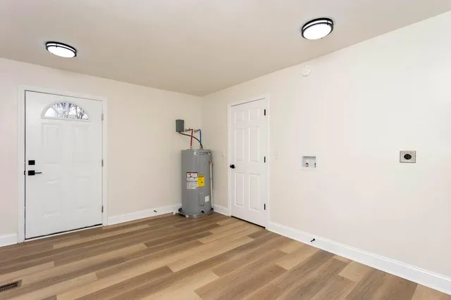 $299,999 | 520 Tennessee Street, Spring City, TN 37381