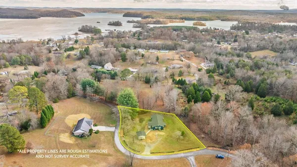 $299,999 | 520 Tennessee Street, Spring City, TN 37381