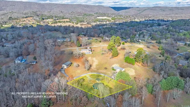 $299,999 | 520 Tennessee Street, Spring City, TN 37381