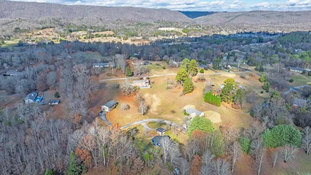 $299,999 | 520 Tennessee Street, Spring City, TN 37381