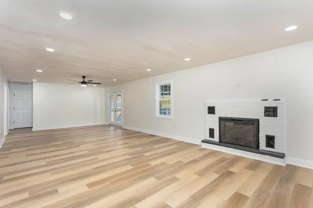 $299,999 | 520 Tennessee Street, Spring City, TN 37381