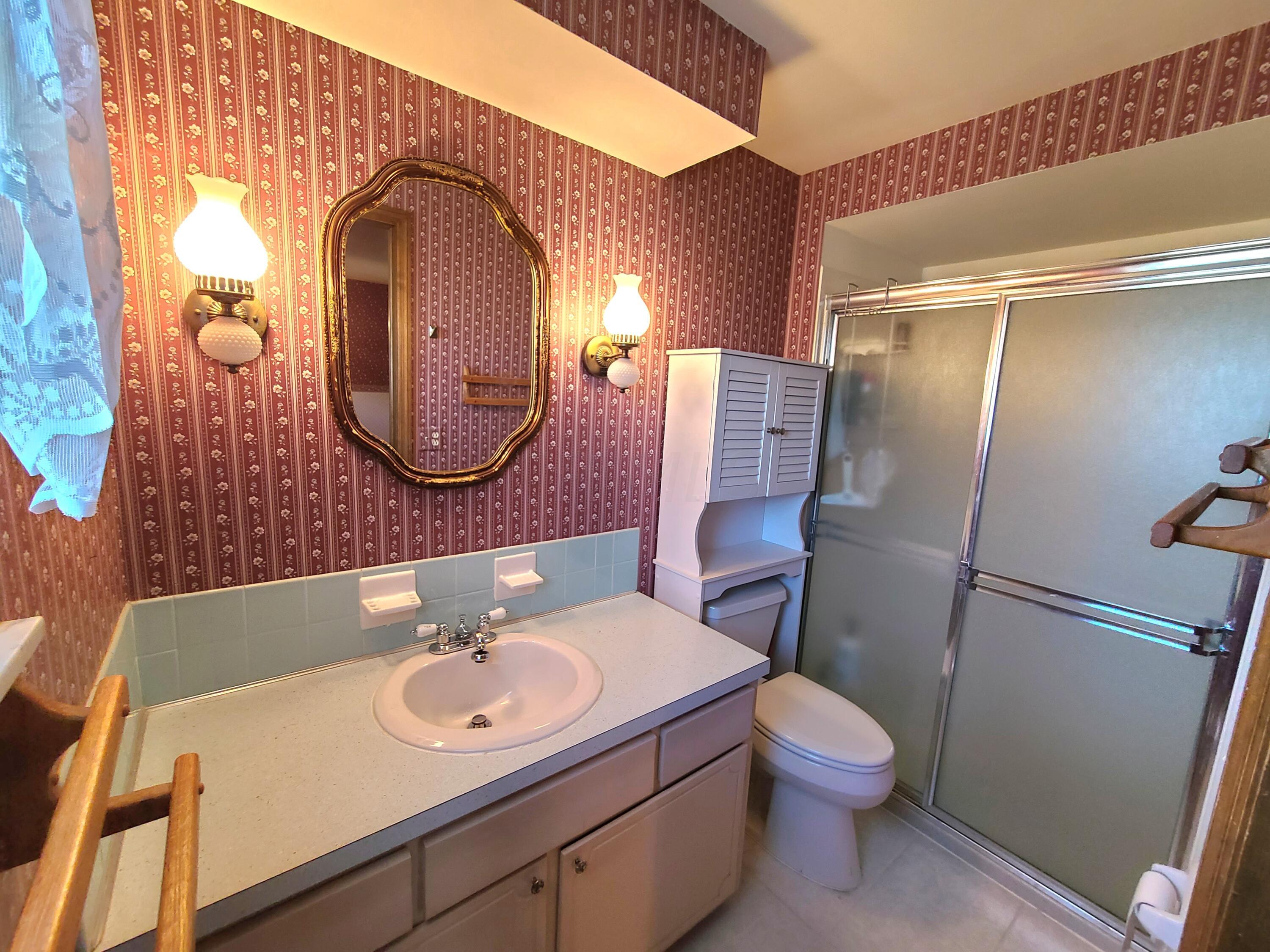 1686 Sandhurst Road Columbus, OH 43229 - Photo 17 of 22 20231011_143440