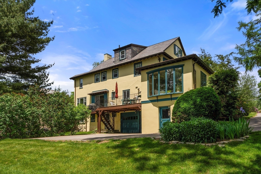 240 Windsor Road Newton, MA 02468 - Photo 6 of 26