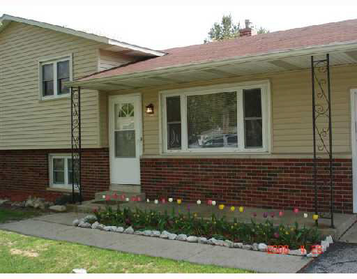 52570 Ruth Street Granger, IN 46530 - Photo 2 of 8 Gallery Image 2