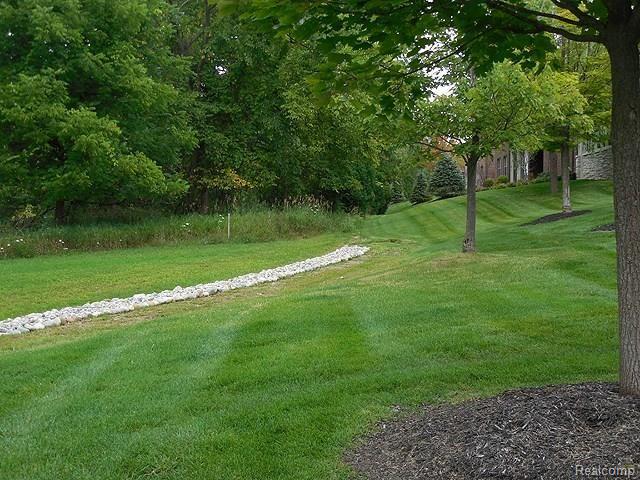 5055 Cloisters Boulevard Rochester, MI 48306 - Photo 29 of 29 CloistersYRD, 5055.jpg