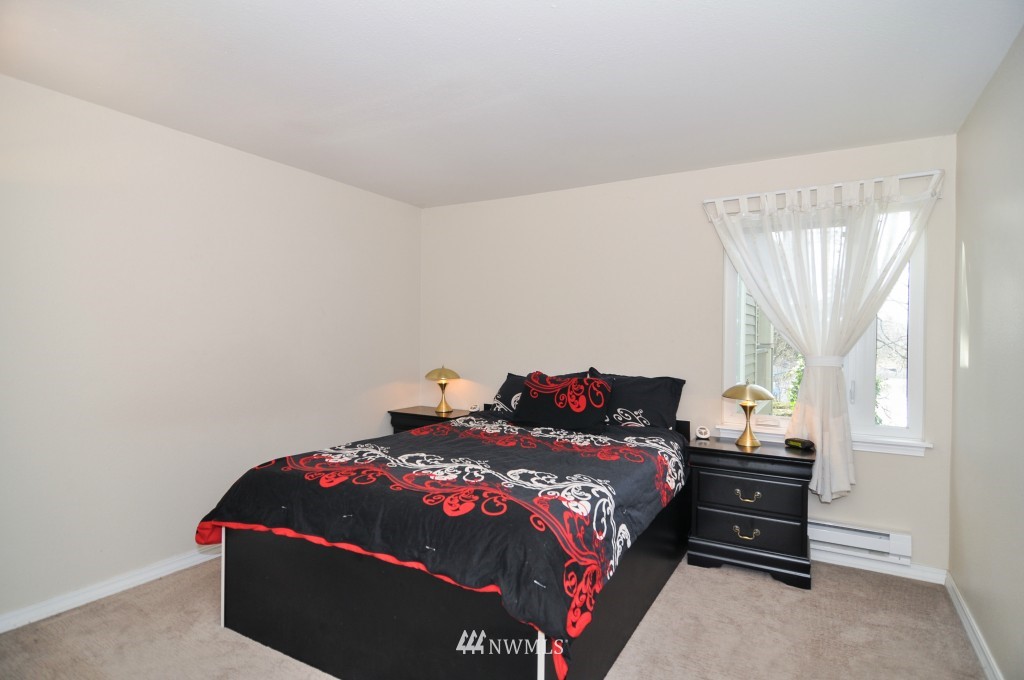 20330 Bothell Everett Highway, Unit C 203 Bothell, WA 98012 - Photo 11 of 24