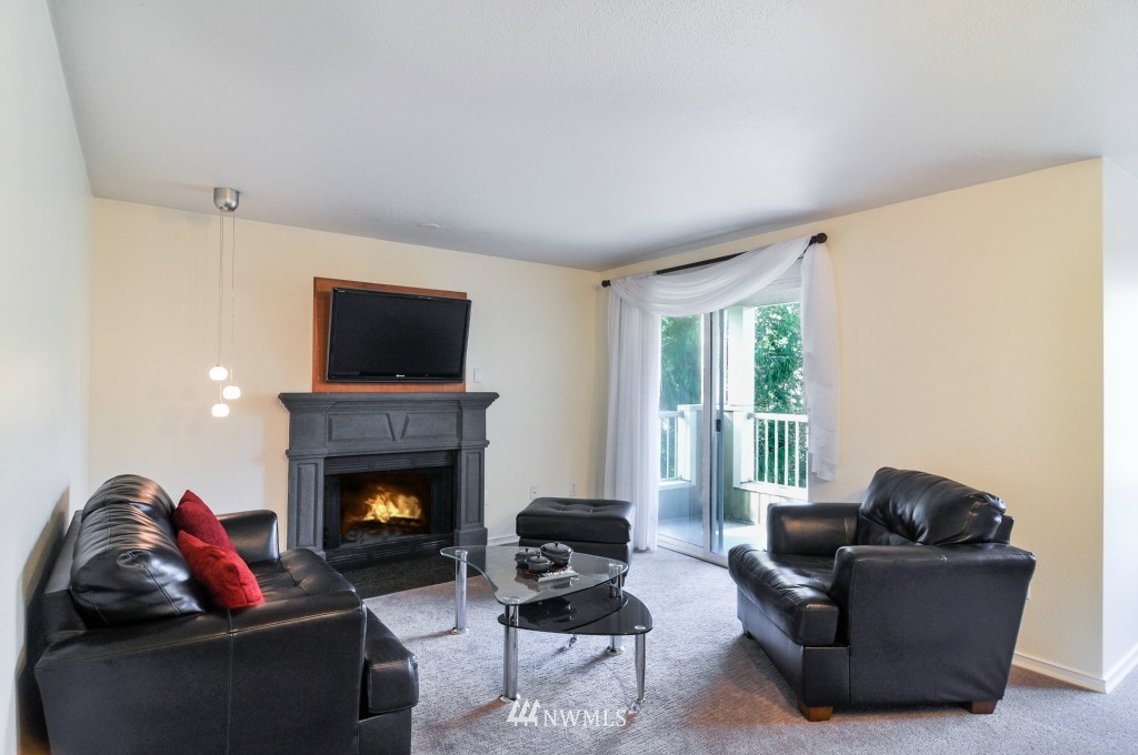 20330 Bothell Everett Highway, Unit C 203 Bothell, WA 98012 - Photo 4 of 24