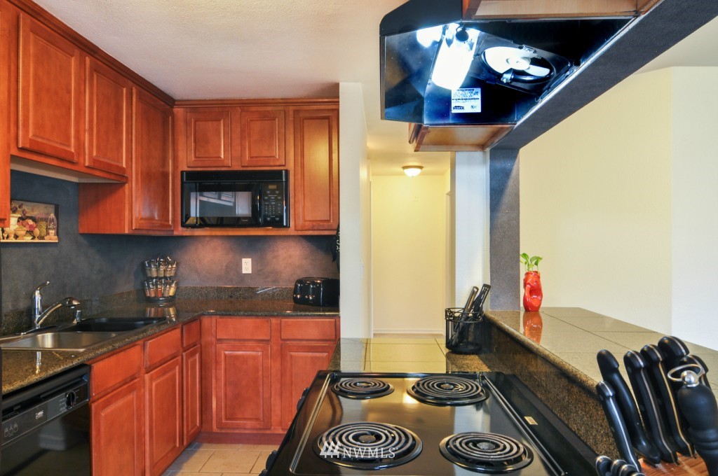 20330 Bothell Everett Highway, Unit C 203 Bothell, WA 98012 - Photo 9 of 24