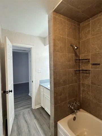 $1,150 | 107 East Willowick Avenue, Unit 6, Friendswood, TX 77546