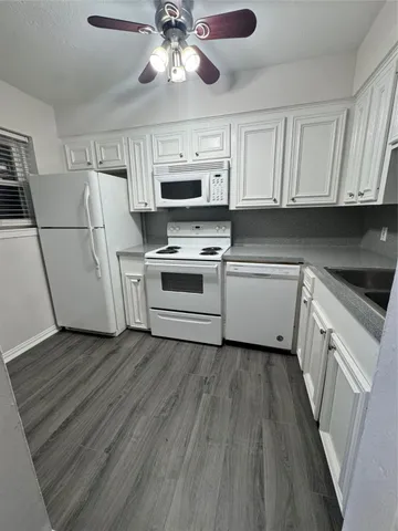 $1,150 | 107 East Willowick Avenue, Unit 6, Friendswood, TX 77546