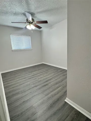$1,150 | 107 East Willowick Avenue, Unit 6, Friendswood, TX 77546