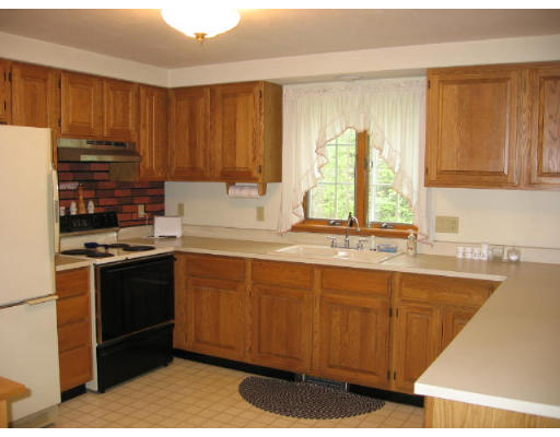66 Borkum Road Spencer, MA 01562 - Photo 3 of 13 Gallery Image 3