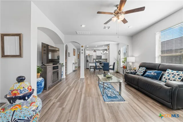 $380,000 | 406 Tapaderos Path, Killeen, TX 76542