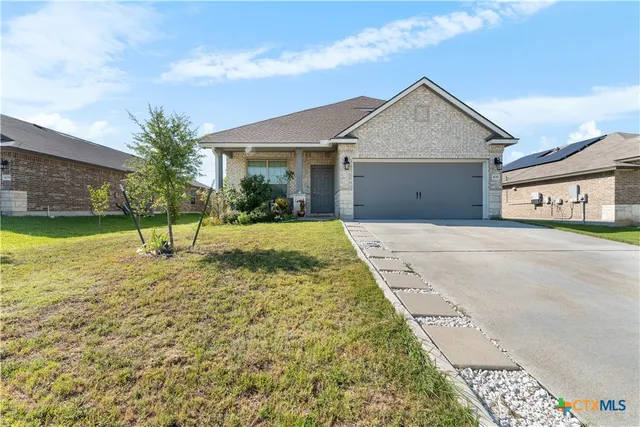 $380,000 | 406 Tapaderos Path, Killeen, TX 76542