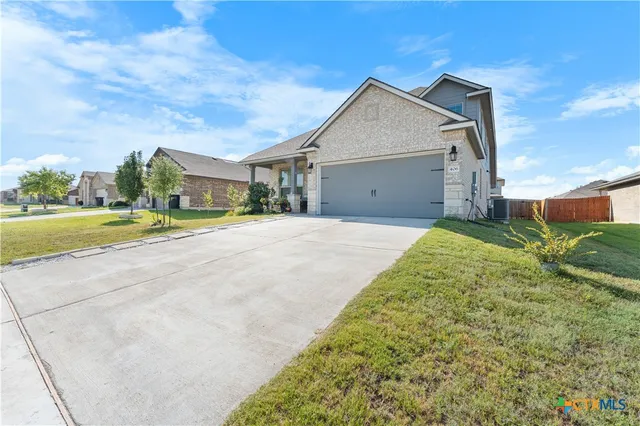 $380,000 | 406 Tapaderos Path, Killeen, TX 76542